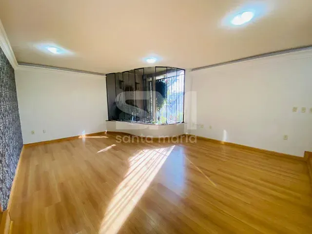 Casa 4 quartos e 3 banheiros, para alugar, no bairro Centro em Chapecó