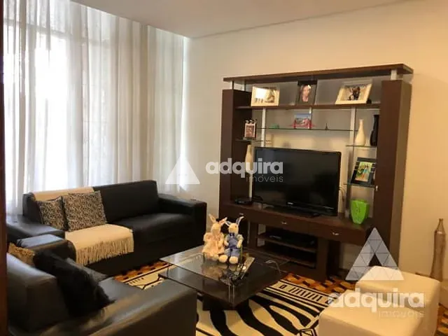 Casa com 426m² 3 quartos e 3 banheiros, à venda, no bairro Centro em Ponta Grossa
