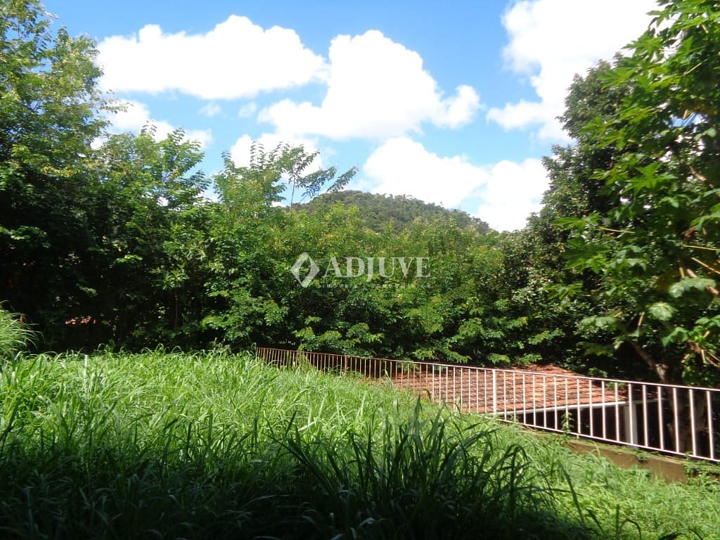 Casa à venda com 3 quartos, 200m² - Foto 22