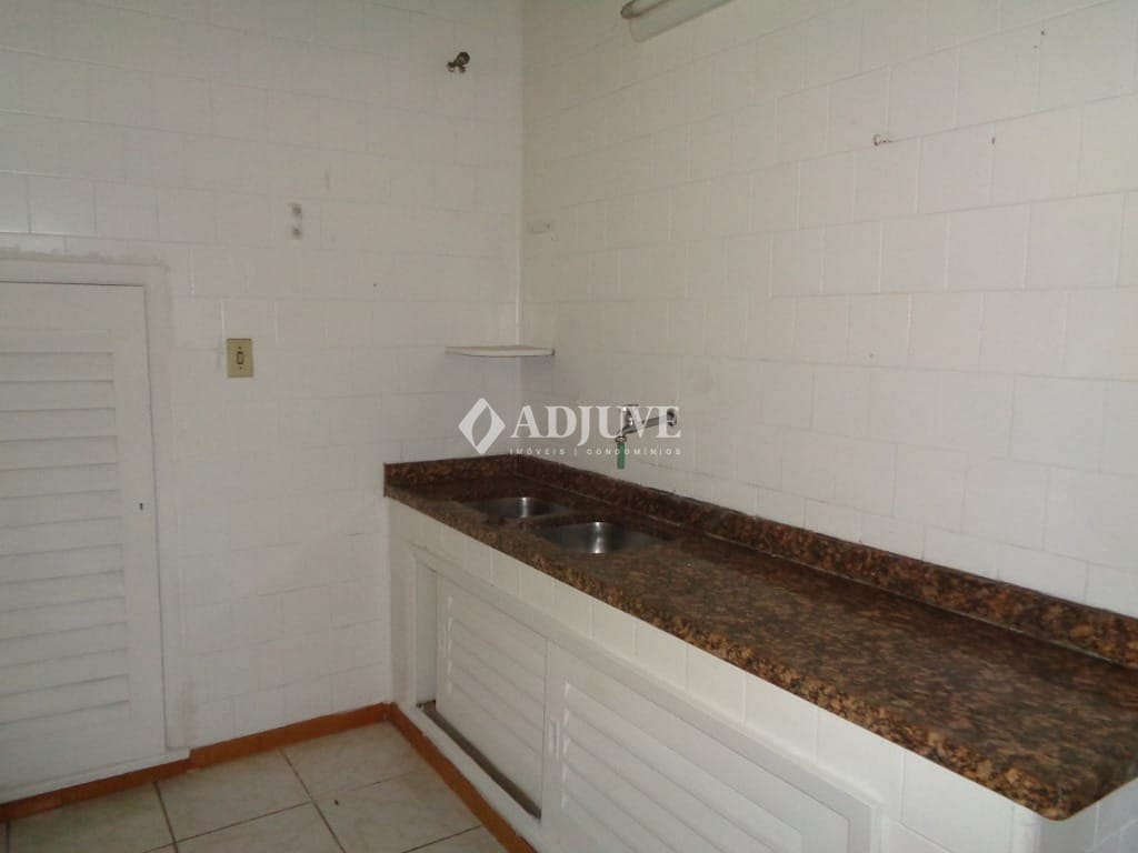 Casa à venda com 3 quartos, 200m² - Foto 16