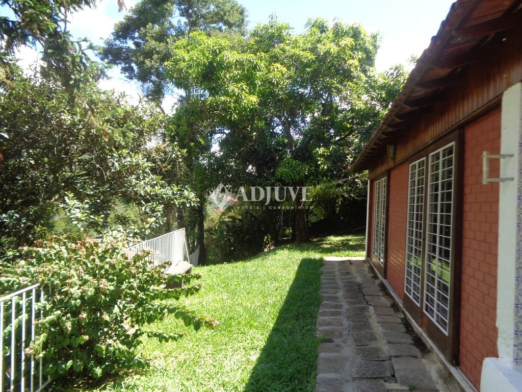 Casa à venda com 3 quartos, 200m² - Foto 20