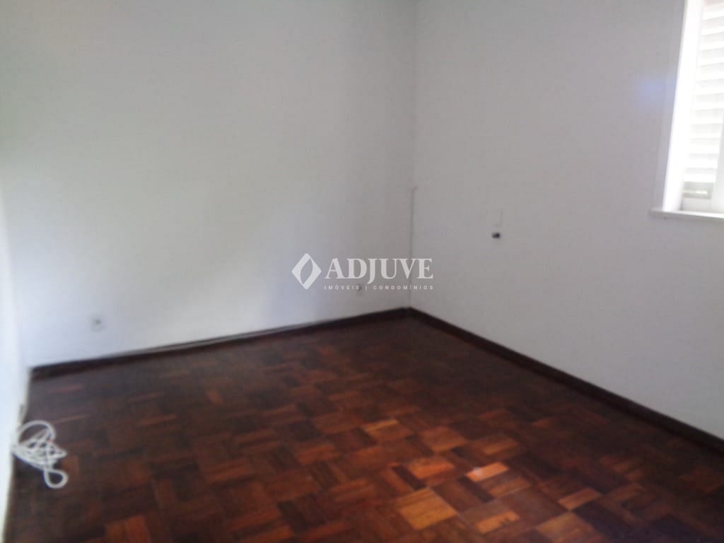 Casa à venda com 3 quartos, 200m² - Foto 9
