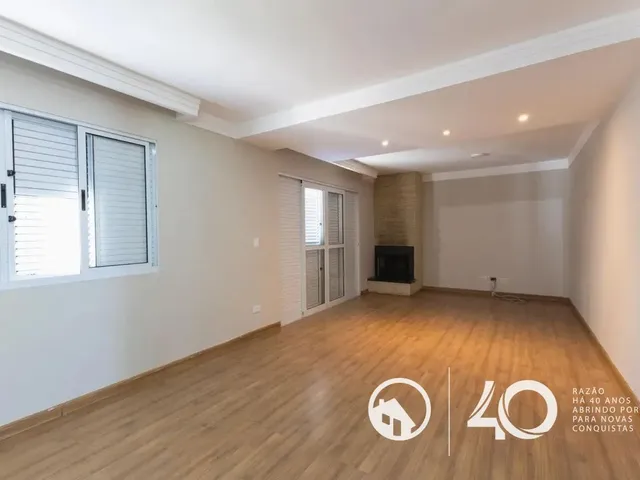 Casa 2 quartos e 3 banheiros, para alugar, no bairro Lindóia em Curitiba