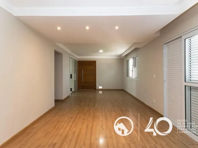 Casa 2 quartos e 3 banheiros, para alugar, no bairro Lindóia em Curitiba