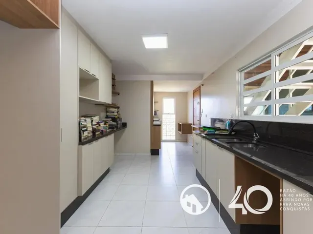 Casa 2 quartos e 3 banheiros, para alugar, no bairro Lindóia em Curitiba