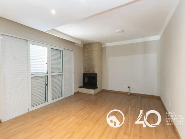 Casa 2 quartos e 3 banheiros, para alugar, no bairro Lindóia em Curitiba