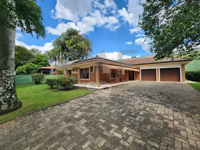 Casa com 229m² 3 quartos e 2 banheiros, à venda, no bairro Centro em Holambra