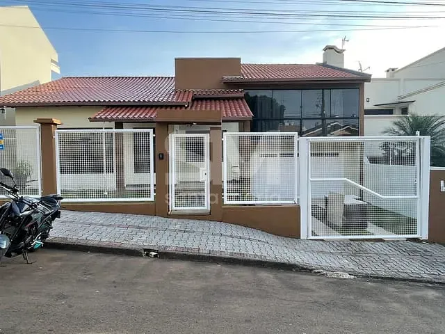 Casa 2 quartos e 2 banheiros, à venda, no bairro Palmital em Chapecó