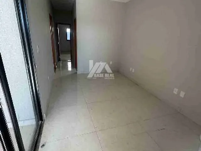 Casa 3 quartos e 2 banheiros, à venda, no bairro Cará-Cará em Ponta Grossa
