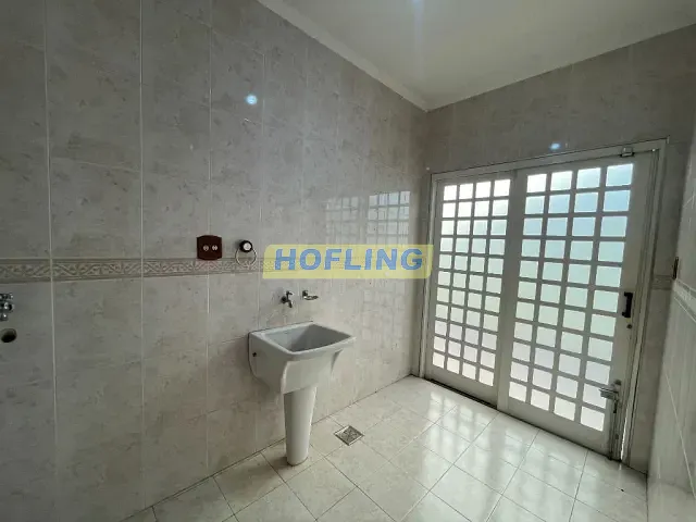 Casa com 300m², à venda, no bairro Centro em Rio Claro