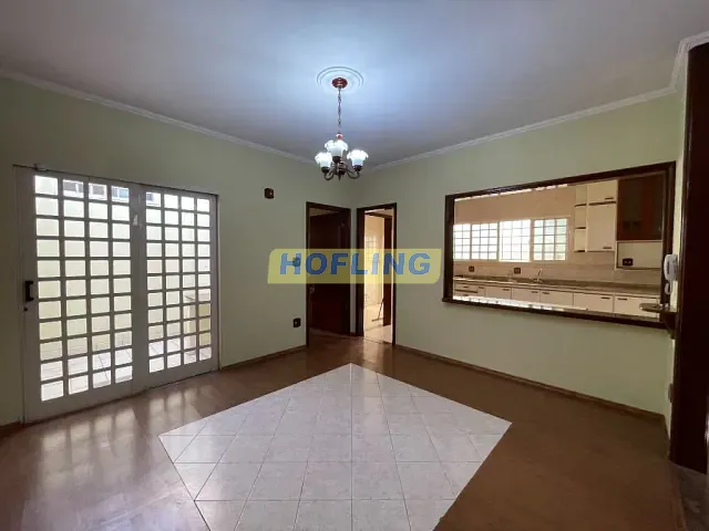 Casa com 300m², à venda, no bairro Centro em Rio Claro