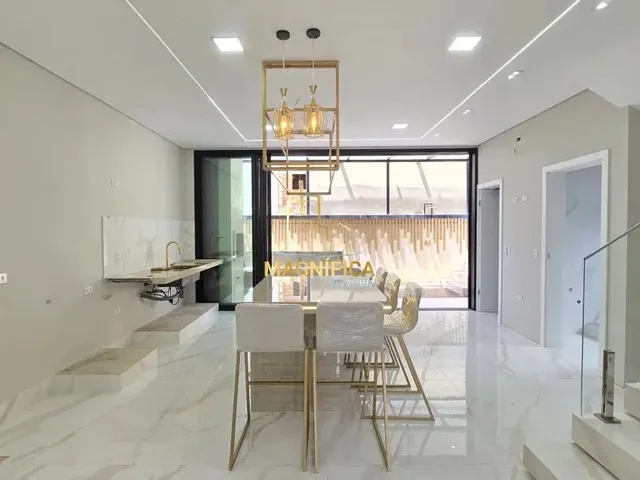 Casa 3 quartos e 4 banheiros, à venda, no bairro Uberaba em Curitiba