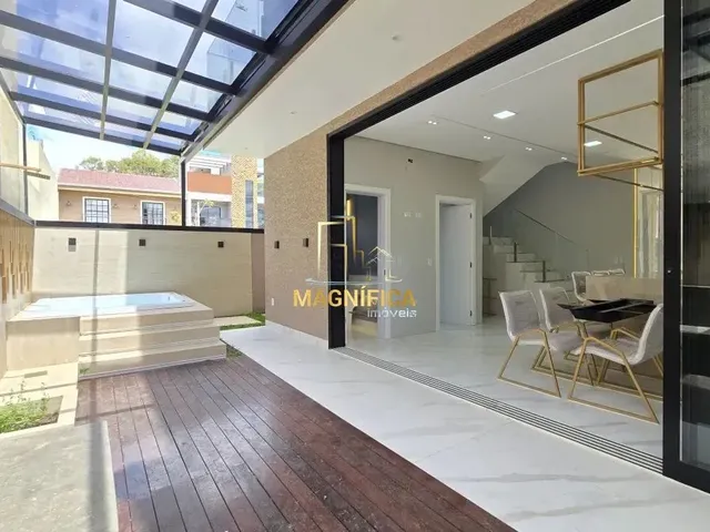 Casa 3 quartos e 4 banheiros, à venda, no bairro Uberaba em Curitiba