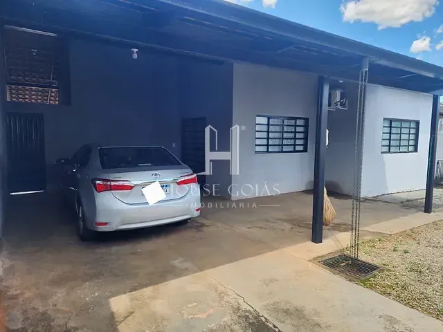 Casa com 390m² 3 quartos e 2 banheiros, à venda, no bairro Jardim Buriti Sereno em Aparecida de Goiânia
