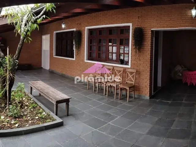 Casa com 252m² 4 quartos e 2 banheiros, à venda, no bairro Urbanova em São José Dos Campos