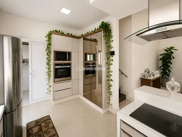 Casa 4 quartos e 4 banheiros, à venda, no bairro Swiss Park em Campinas