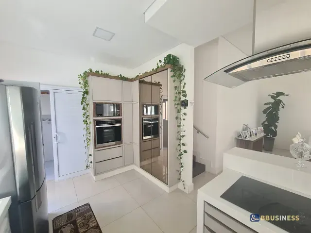 Casa 4 quartos e 4 banheiros, à venda, no bairro Swiss Park em Campinas