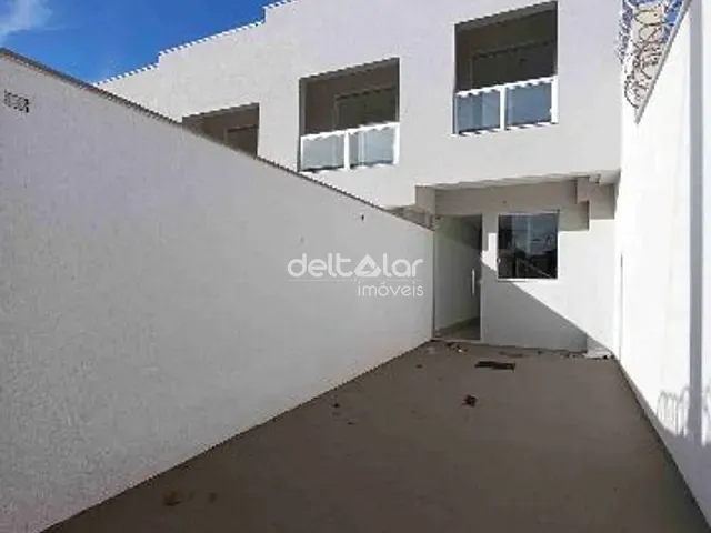 Casa com 75m² 2 quartos e 3 banheiros, à venda, no bairro Floramar em Belo Horizonte