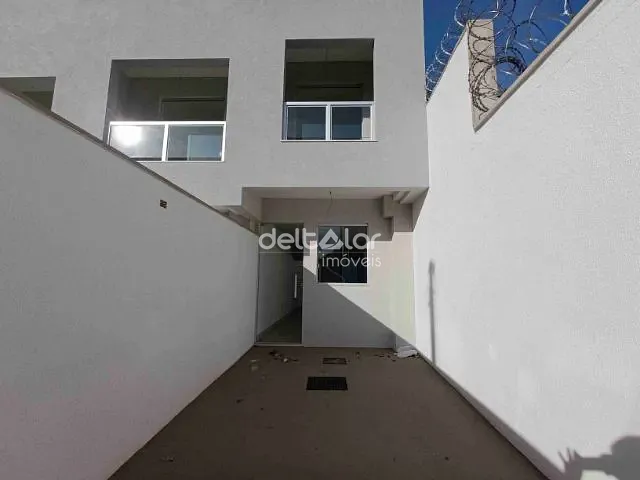 Casa com 75m² 2 quartos e 3 banheiros, à venda, no bairro Floramar em Belo Horizonte