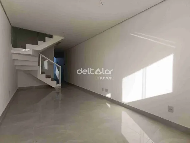 Casa com 75m² 2 quartos e 3 banheiros, à venda, no bairro Floramar em Belo Horizonte