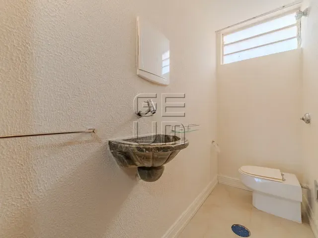 Casa com 429m² 3 quartos e 3 banheiros, à venda, no bairro Petrópolis em Londrina