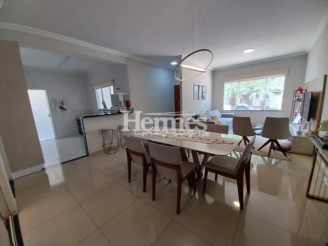 Casa com 300m² 3 quartos e 5 banheiros, à venda, no bairro Cascata em Paulínia