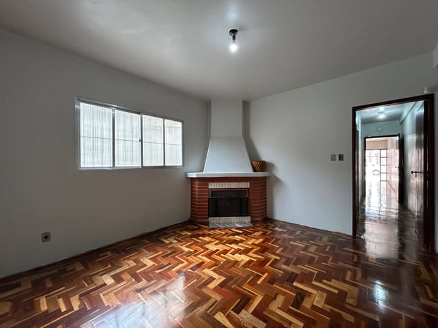 Casa com 228m² 3 quartos e 2 banheiros, à venda, no bairro Centro em Pelotas