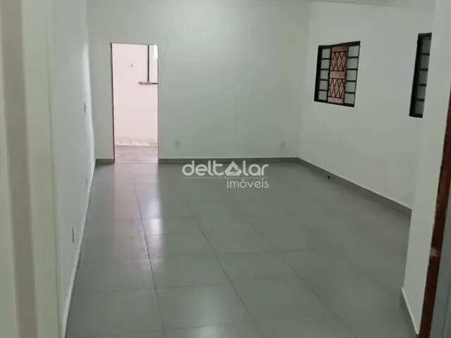 Casa com 135m² 2 quartos e 1 banheiro, para alugar, no bairro Etelvina Carneiro em Belo Horizonte