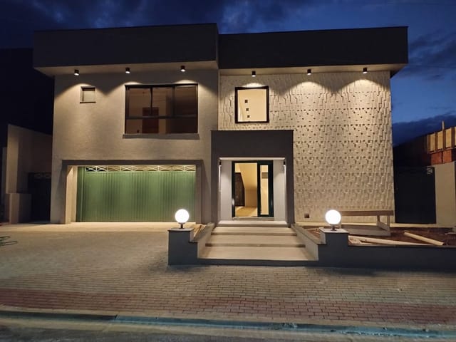 Casa com 451m² 4 quartos e 5 banheiros, à venda, no bairro Condomínio Vivant Urbanova em São José dos Campos