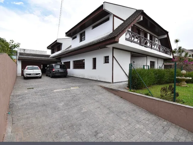 Casa 7 quartos e 4 banheiros, à venda, no bairro Jardim das Américas em Curitiba