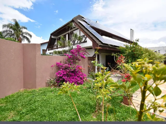 Casa 7 quartos e 4 banheiros, à venda, no bairro Jardim das Américas em Curitiba