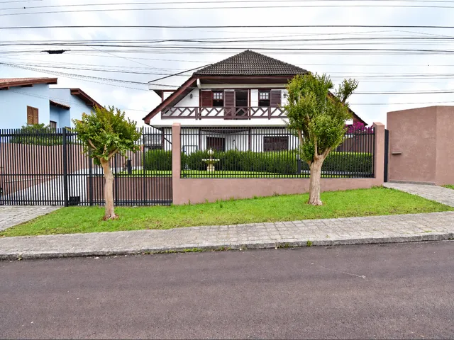 Casa 7 quartos e 4 banheiros, à venda, no bairro Jardim das Américas em Curitiba