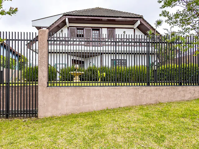 Casa 7 quartos e 4 banheiros, à venda, no bairro Jardim das Américas em Curitiba