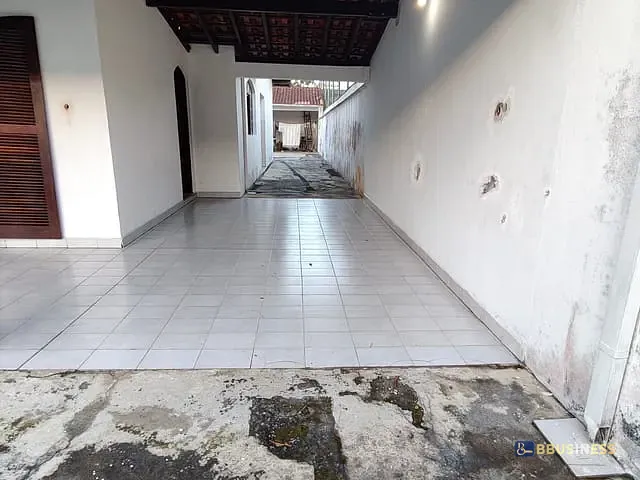 Casa com 420m² 3 quartos e 2 banheiros, à venda, no bairro Rio da Praia em Bertioga