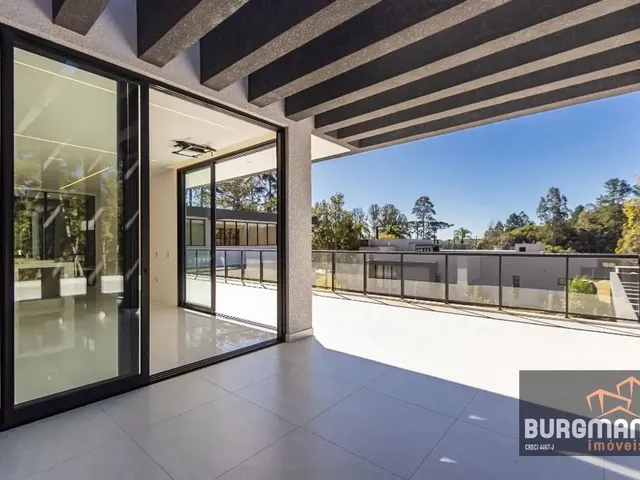 Casa com 3082m² 5 quartos e 8 banheiros, à venda, no bairro Borda Do Campo em São José Dos Pinhais