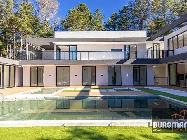 Casa com 3082m² 5 quartos e 8 banheiros, à venda, no bairro Borda Do Campo em São José Dos Pinhais