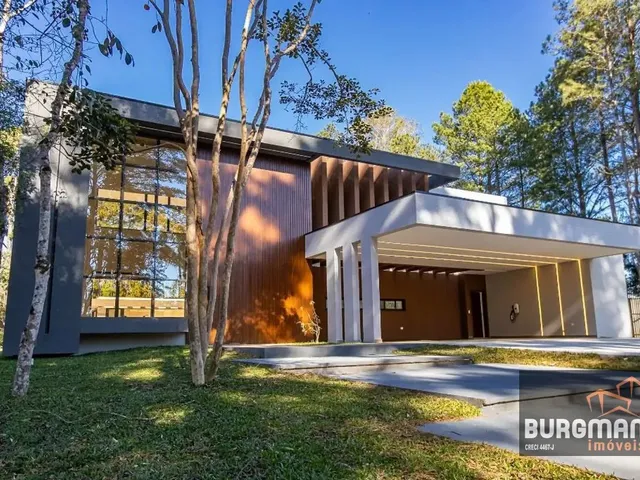 Casa com 3082m² 5 quartos e 8 banheiros, à venda, no bairro Borda Do Campo em São José Dos Pinhais