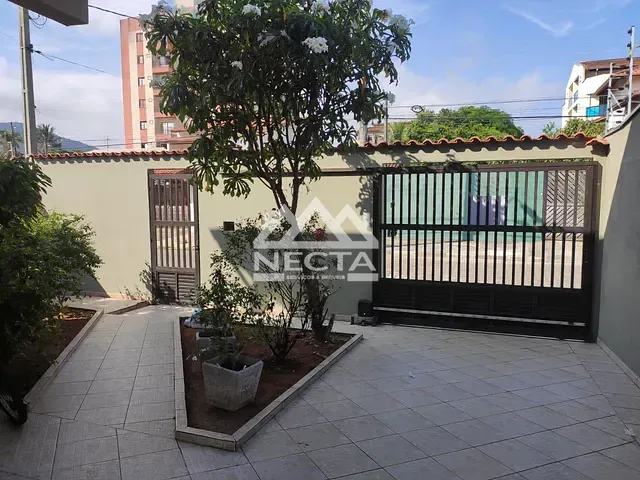 Sobrado com 311m² 3 quartos e 4 banheiros, à venda, no bairro Martim de Sá em Caraguatatuba