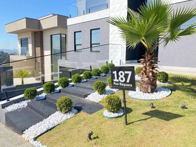 Casa com 450m² 3 quartos e 6 banheiros, à venda, no bairro Sítio do Rosário em Santana de Parnaíba