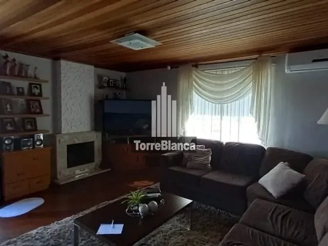 Casa com 793m² 3 quartos e 3 banheiros, à venda, no bairro Ronda em Ponta Grossa
