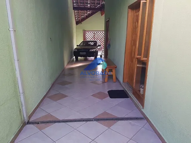 Casa com 300m² 4 quartos e 1 banheiro, à venda, no bairro Cidade Morumbi em São José dos Campos