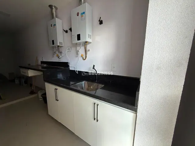 Casa 3 quartos e 4 banheiros, à venda ou para alugar, no bairro Vargem Pequena em Rio de Janeiro
