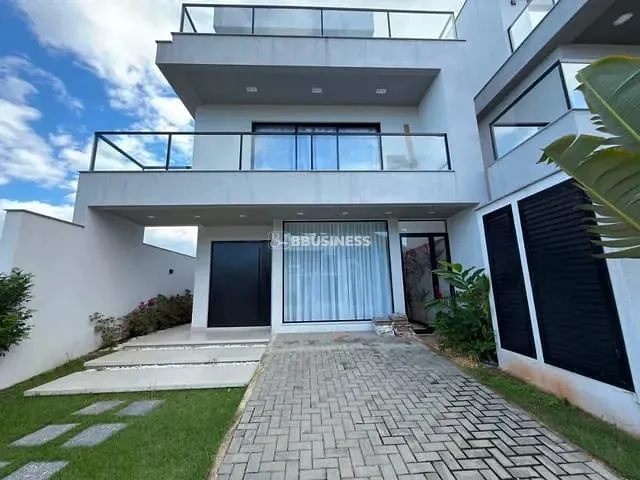 Casa 3 quartos e 4 banheiros, à venda ou para alugar, no bairro Vargem Pequena em Rio de Janeiro