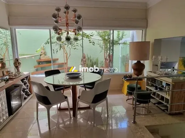 Casa com 900m² 3 quartos e 5 banheiros, à venda ou para alugar, no bairro Alphaville em Campinas