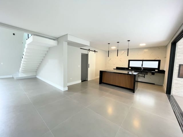 Casa com 460m² 5 quartos e 6 banheiros, à venda, no bairro Condomínio Residencial Alphaville em São José dos Campos