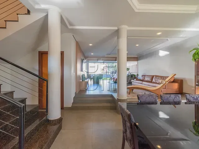 Casa com 400m² 4 quartos e 4 banheiros, à venda, no bairro Terras de Santana em Londrina