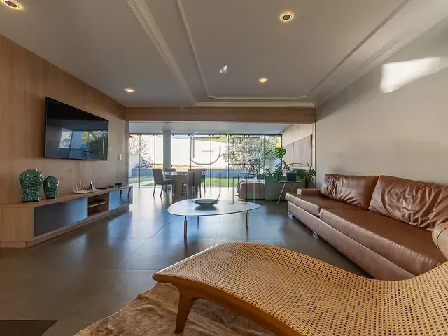 Casa com 400m² 4 quartos e 4 banheiros, à venda, no bairro Terras de Santana em Londrina
