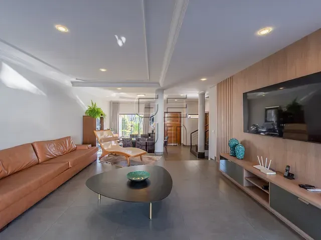 Casa com 400m² 4 quartos e 4 banheiros, à venda, no bairro Terras de Santana em Londrina