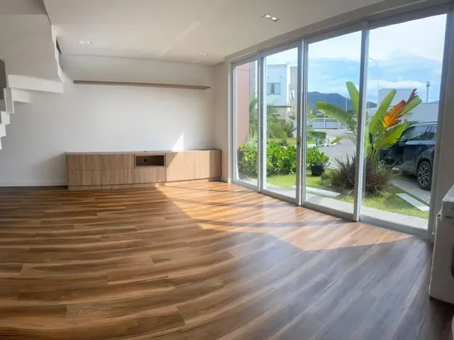 Casa com 269m² 3 quartos e 3 banheiros, à venda, no bairro Barra em Balneário Camboriú
