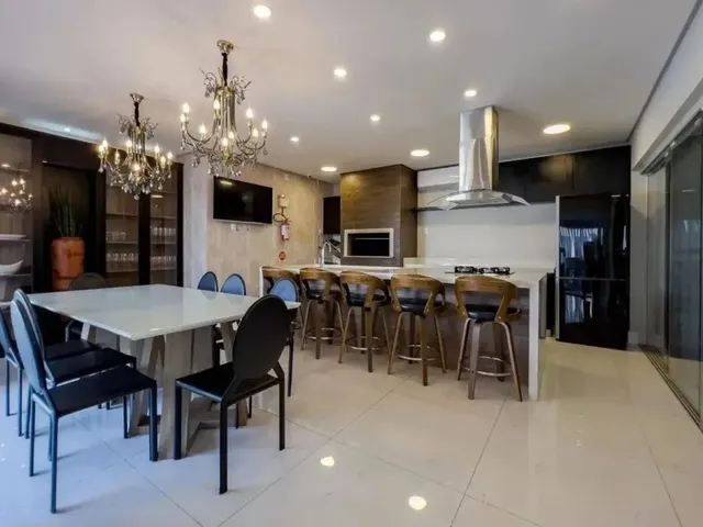 Casa com 269m² 3 quartos e 3 banheiros, à venda, no bairro Barra em Balneário Camboriú